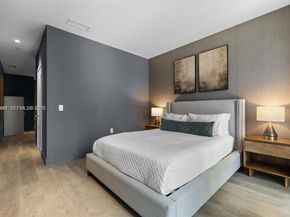 229 SW 9th St 705, Miami FL 33130