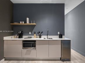 229 SW 9th St 705, Miami FL 33130