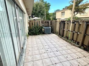 8253 NW 8th Pl 2, Plantation FL 33324