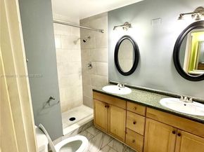 8253 NW 8th Pl 2, Plantation FL 33324