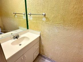 8253 NW 8th Pl 2, Plantation FL 33324