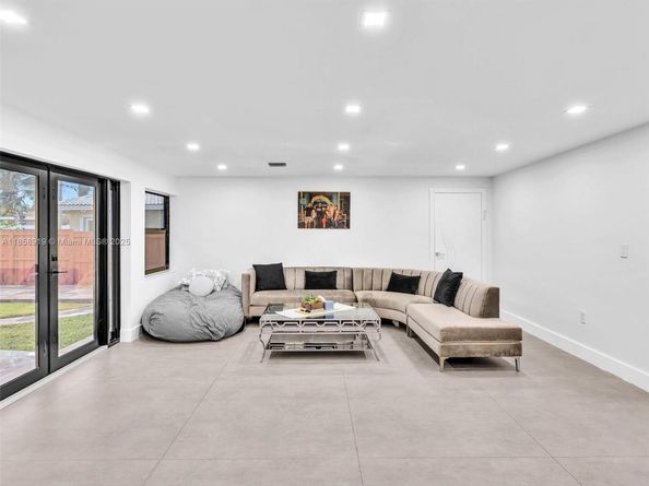 1234 Funston St, Hollywood FL 33019