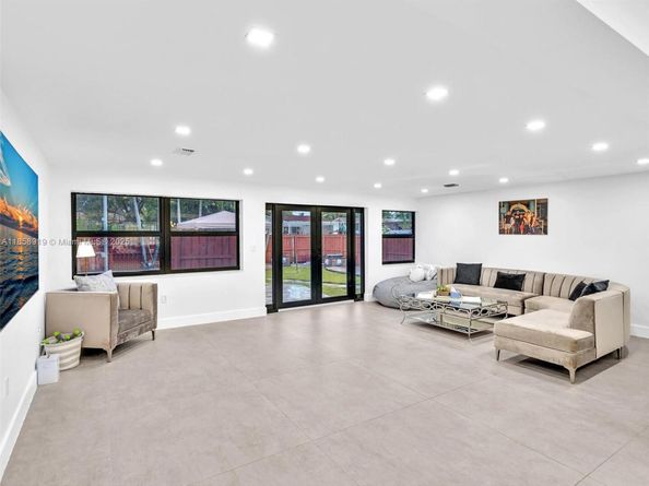 1234 Funston St, Hollywood FL 33019