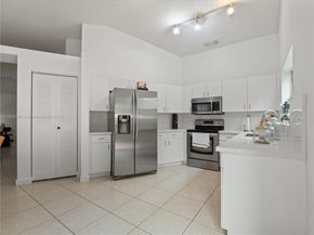 19253 NW 22nd St, Pembroke Pines FL 33029