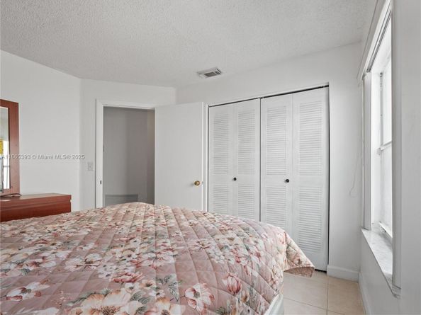 19253 NW 22nd St, Pembroke Pines FL 33029