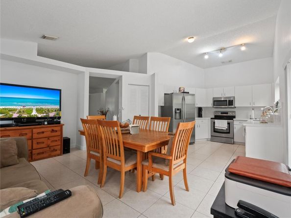 19253 NW 22nd St, Pembroke Pines FL 33029