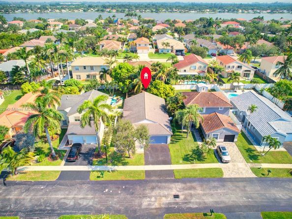 19253 NW 22nd St, Pembroke Pines FL 33029