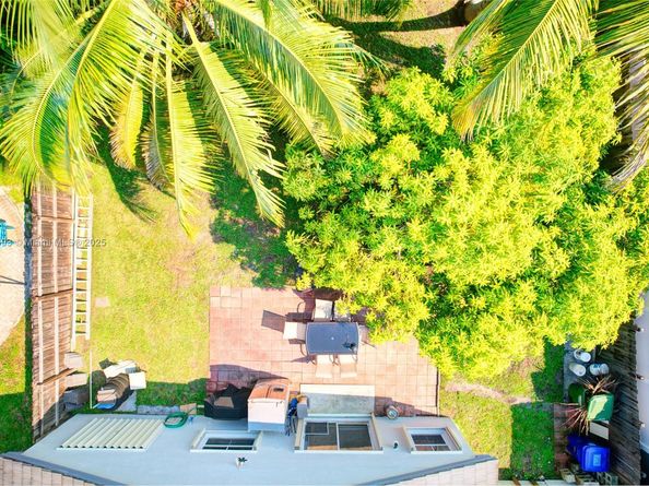 19253 NW 22nd St, Pembroke Pines FL 33029