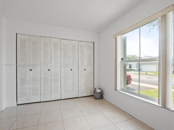 19253 NW 22nd St, Pembroke Pines FL 33029