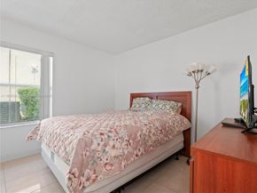 19253 NW 22nd St, Pembroke Pines FL 33029
