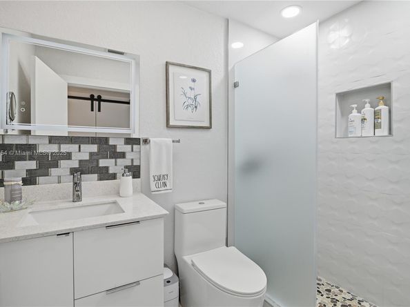 21695 SW 120th Ave, Miami FL 33170