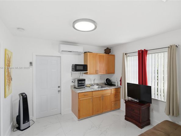 21695 SW 120th Ave, Miami FL 33170