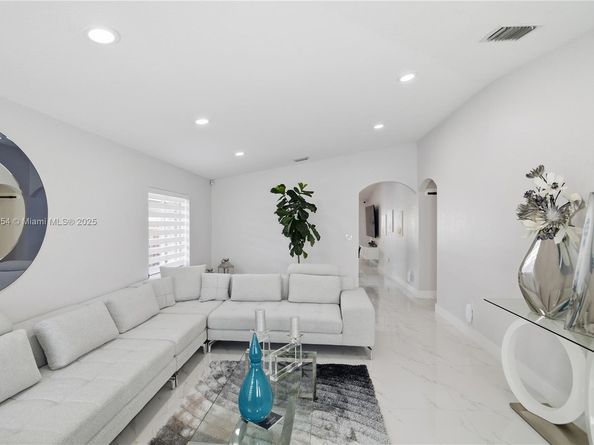 21695 SW 120th Ave, Miami FL 33170