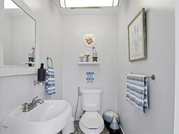 21695 SW 120th Ave, Miami FL 33170