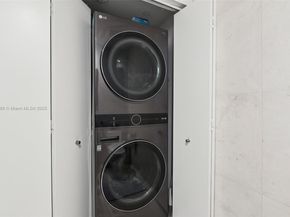 901 Brickell Key Blvd 1009, Miami FL 33131