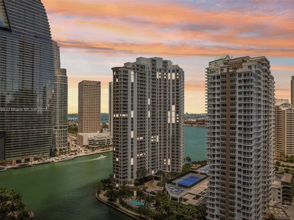 901 Brickell Key Blvd 1009, Miami FL 33131