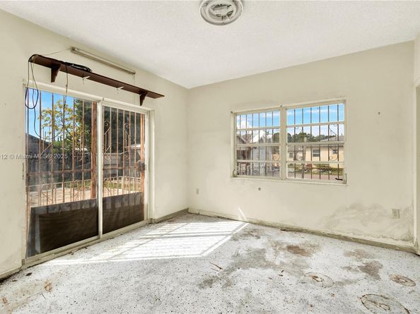 2974 NW 28th St, Miami FL 33142