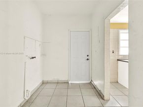 2974 NW 28th St, Miami FL 33142