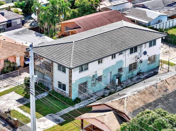 2974 NW 28th St, Miami FL 33142