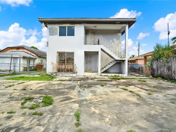2974 NW 28th St, Miami FL 33142