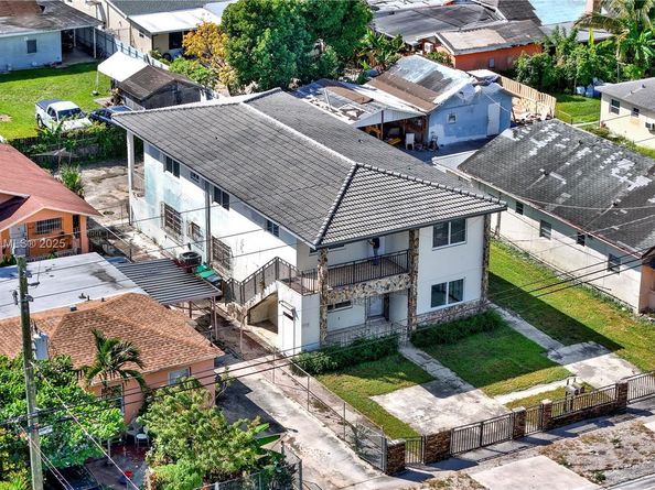 2974 NW 28th St, Miami FL 33142