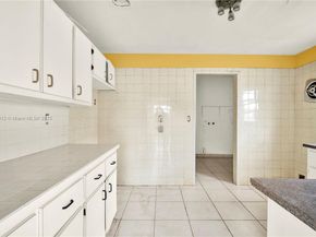 2974 NW 28th St, Miami FL 33142