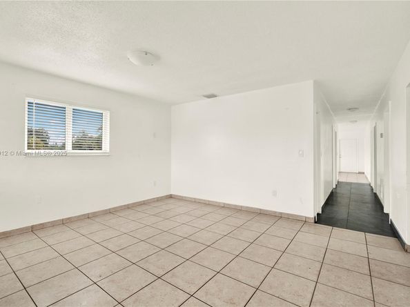 2974 NW 28th St, Miami FL 33142