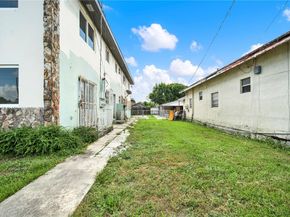 2974 NW 28th St, Miami FL 33142