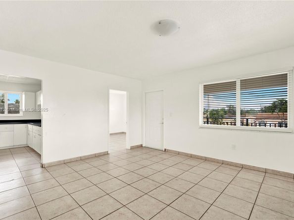 2974 NW 28th St, Miami FL 33142