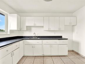 2974 NW 28th St, Miami FL 33142