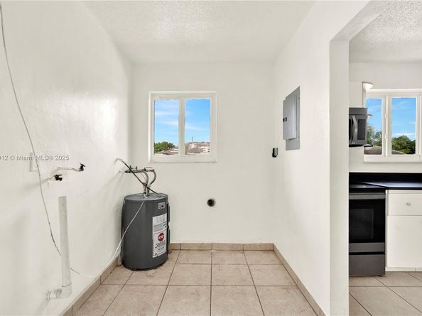 2974 NW 28th St, Miami FL 33142