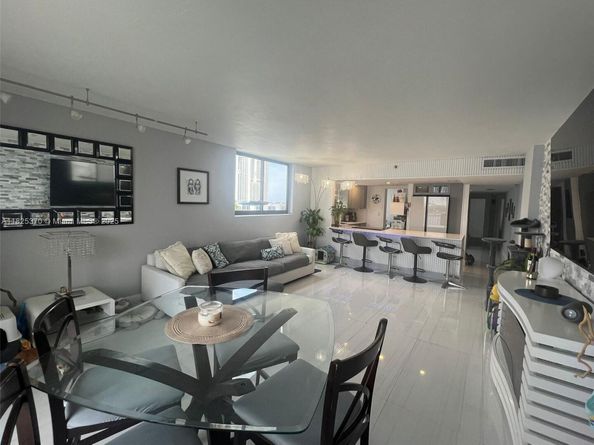 17878 N Bay Rd 507, Sunny Isles Beach FL 33160