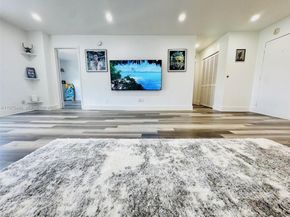 13499 Biscayne Blvd PH1705, North Miami FL 33181