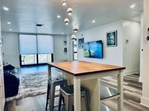 13499 Biscayne Blvd PH1705, North Miami FL 33181