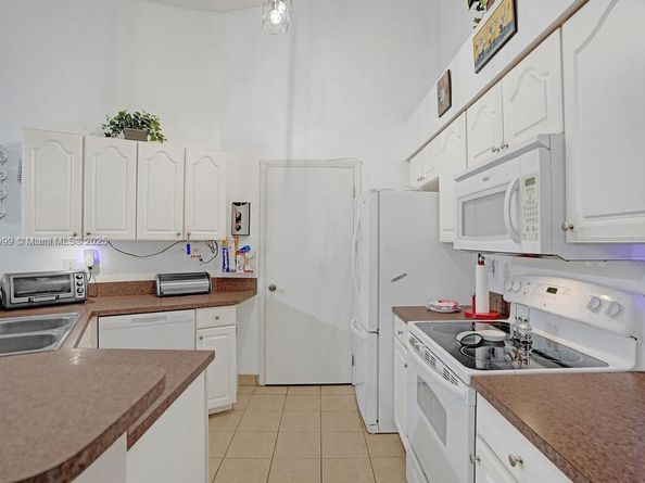 9999 Summerbreeze Dr 108, Sunrise FL 33322
