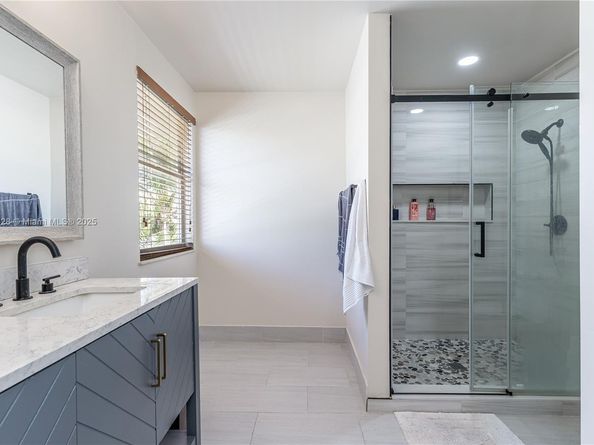 545 SW 180th Ave, Pembroke Pines FL 33029
