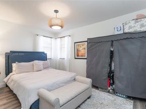 545 SW 180th Ave, Pembroke Pines FL 33029