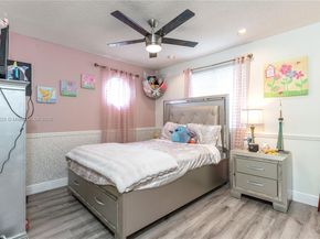 545 SW 180th Ave, Pembroke Pines FL 33029