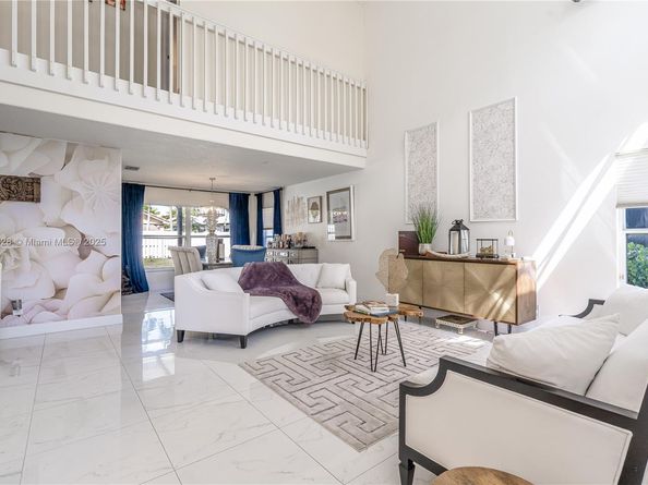 545 SW 180th Ave, Pembroke Pines FL 33029