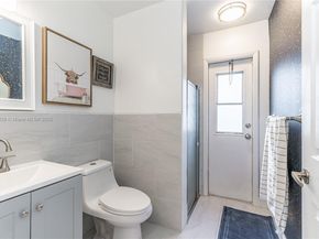 545 SW 180th Ave, Pembroke Pines FL 33029