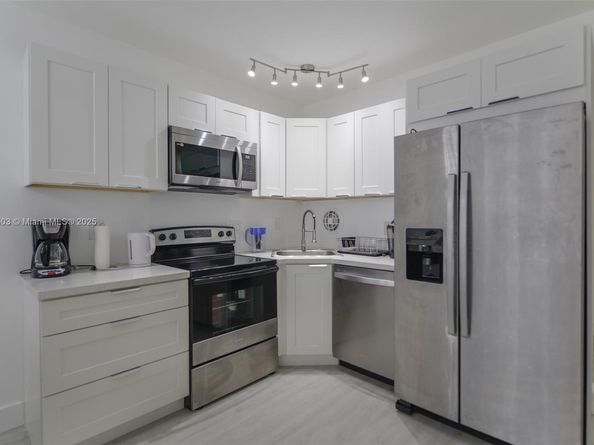 1936 S Ocean Dr 3C, Hallandale Beach FL 33009