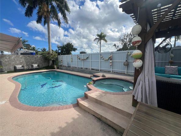 12446 SW 198th St, Miami FL 33177