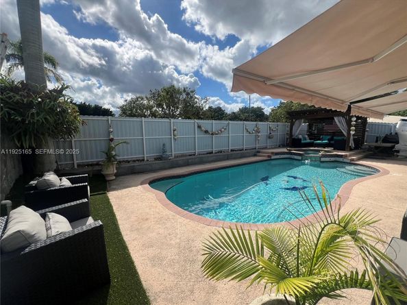 12446 SW 198th St, Miami FL 33177