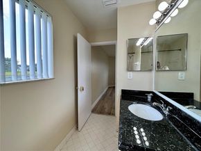 3449 NW 44th St 101, Oakland Park FL 33309