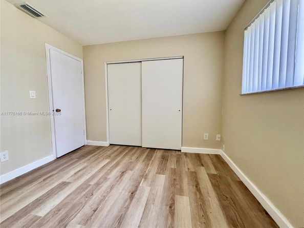 3449 NW 44th St 101, Oakland Park FL 33309