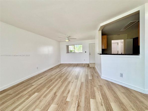 3449 NW 44th St 101, Oakland Park FL 33309
