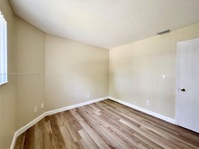 3449 NW 44th St 101, Oakland Park FL 33309