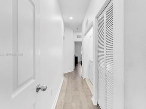 9860 NW 88th St, Doral FL 33178