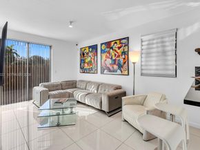 9860 NW 88th St, Doral FL 33178