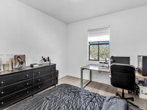 9860 NW 88th St, Doral FL 33178